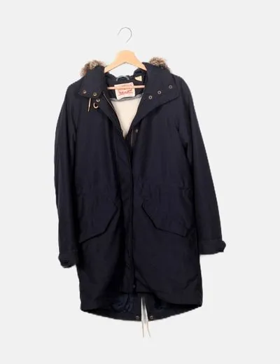 Levi's Parka azul marino con borreguito