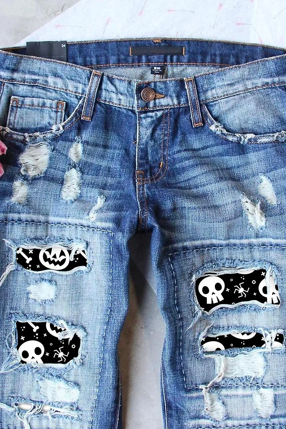 Mujer Cielo Azul Halloween Calavera Patchwork Distressed Jeans