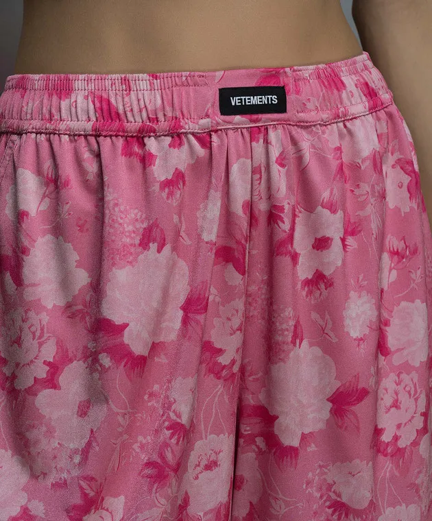 Vetements Pink logo print shorts